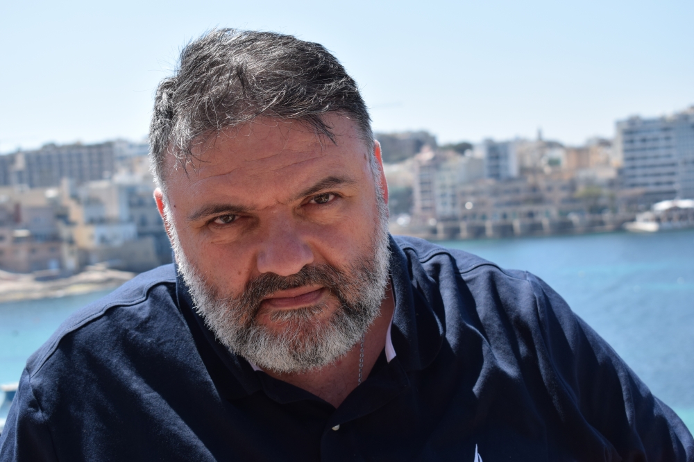 Reċensjoni | Il-kuraġġ li taqta’ jiesek