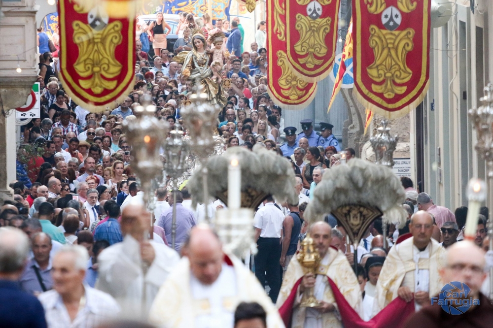 'Kellna laqgħa pożittiva dwar il-festi ... laqgħa oħra dalwaqt biex niddiskutu kif se niċċelebrawhom'