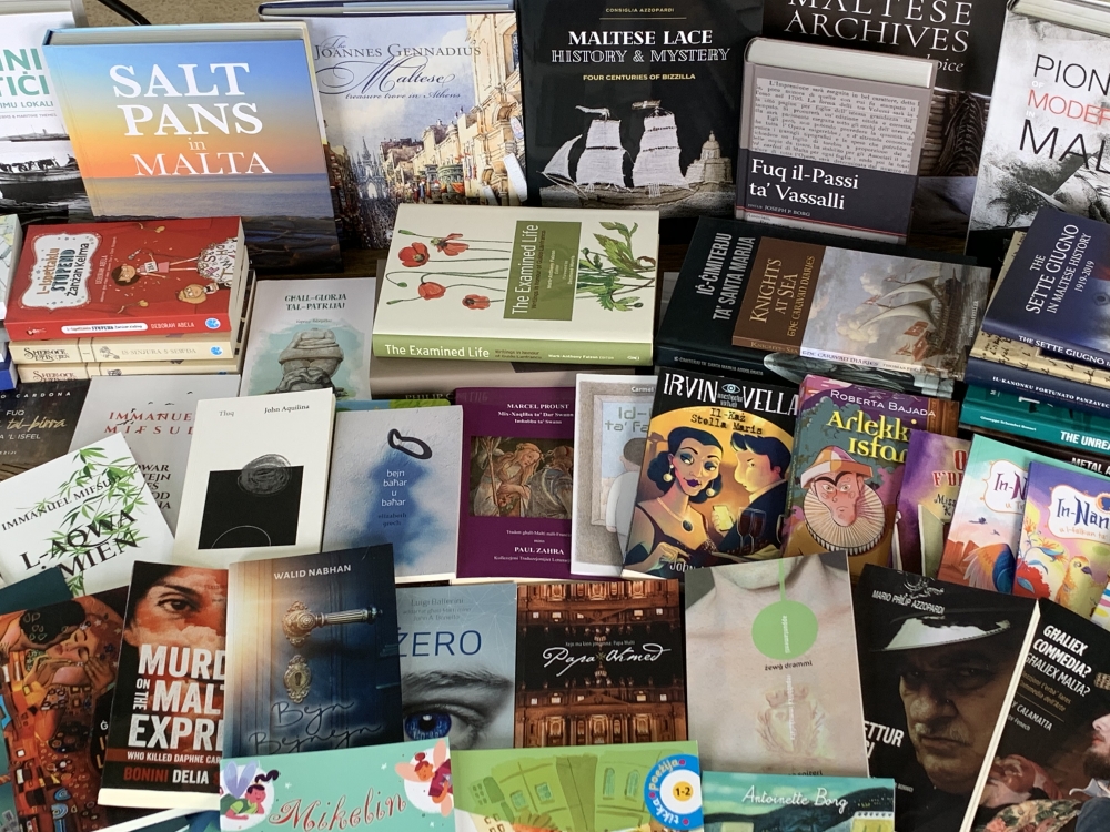 Letteratura | Il-kotba li qed jistennewk taqrahom