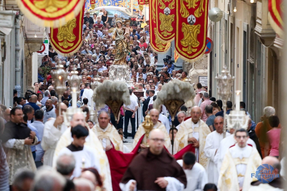 Aġġornata | L-Isqfijiet iwaqqfu l-pellegrinaġġi bil-vari