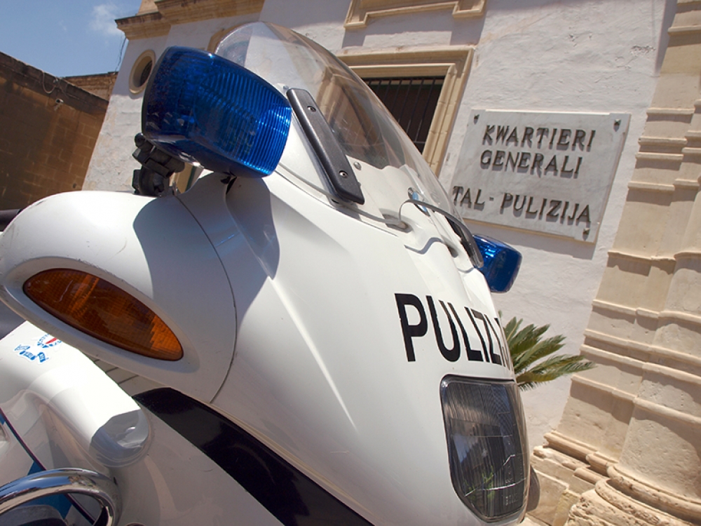 Supretendent u żewġ Spetturi jitressqu l-Qorti akkużati li abbużaw mill-ħlas tas-sahra