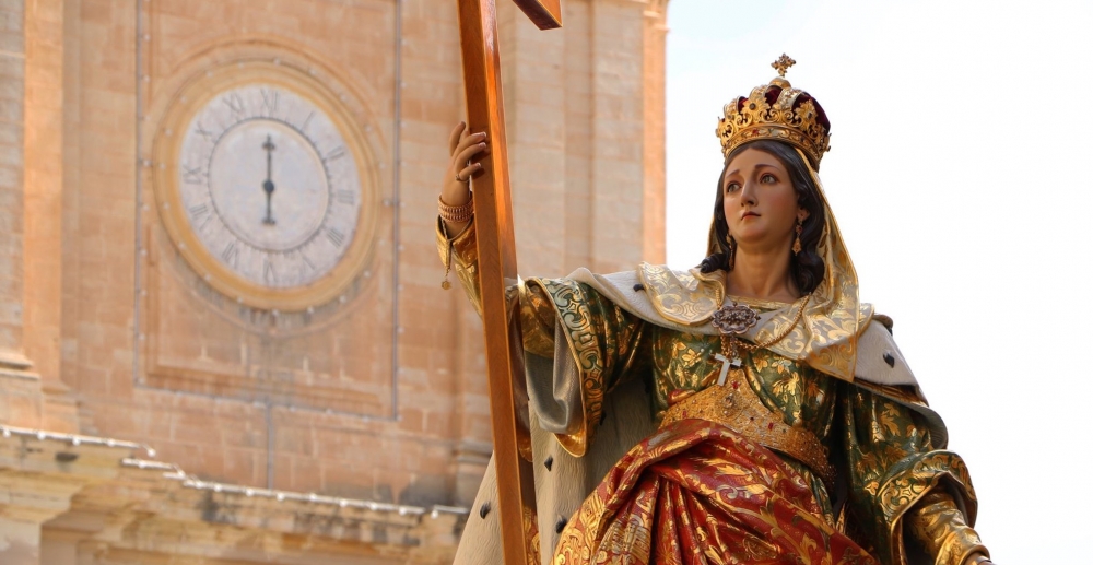 Il-Karkariżi jbakkru kmieni biex mat-tmienja jilqgħu fosthom lill-Imperatriċi