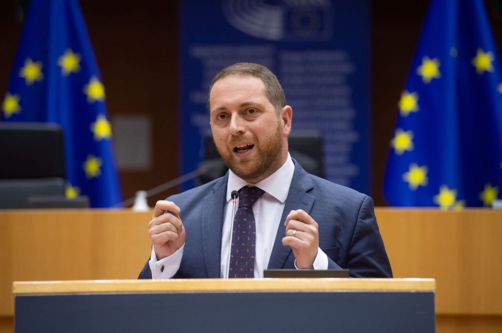 Agius Saliba jitlob lill-Kummissjoni tiżgura li Malta jkollha aċċess għal mediċini affordabbli