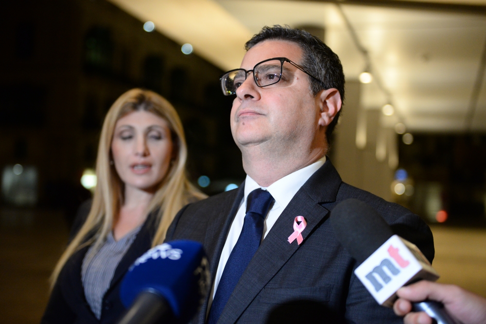 Arcidiacono jakkuża lil Delia illi ma kienx trasparenti fil-ħruġ tal-invoices fuq €86,210