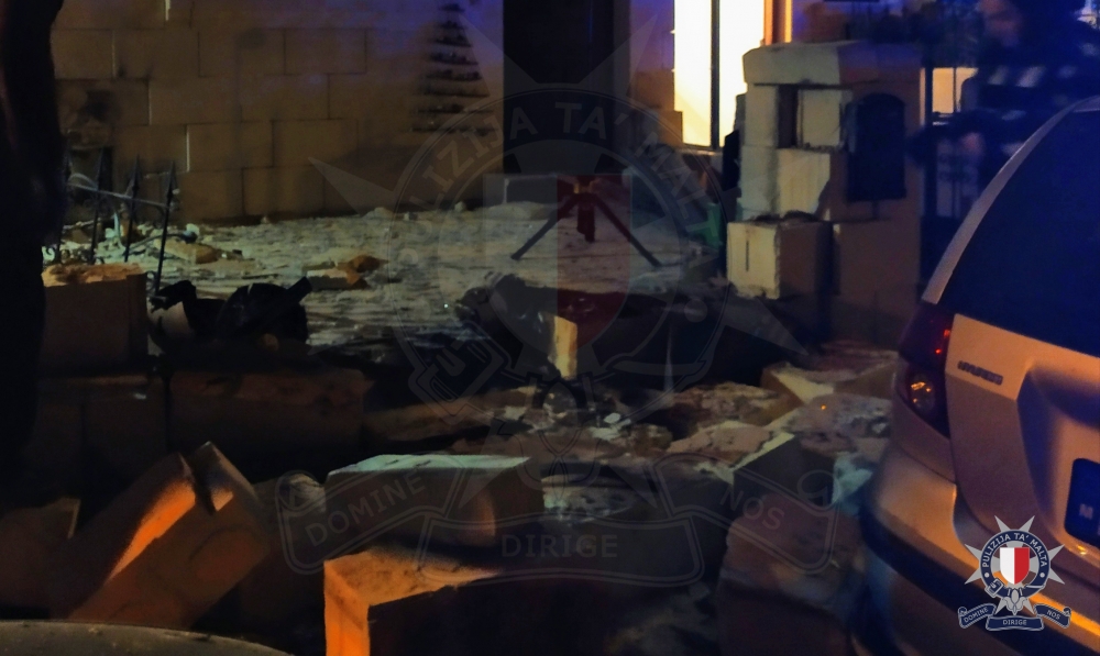 Ritratti | Residenti jiġu evakwati wara splużjoni ta' ċilindru tal-gass f'parapett