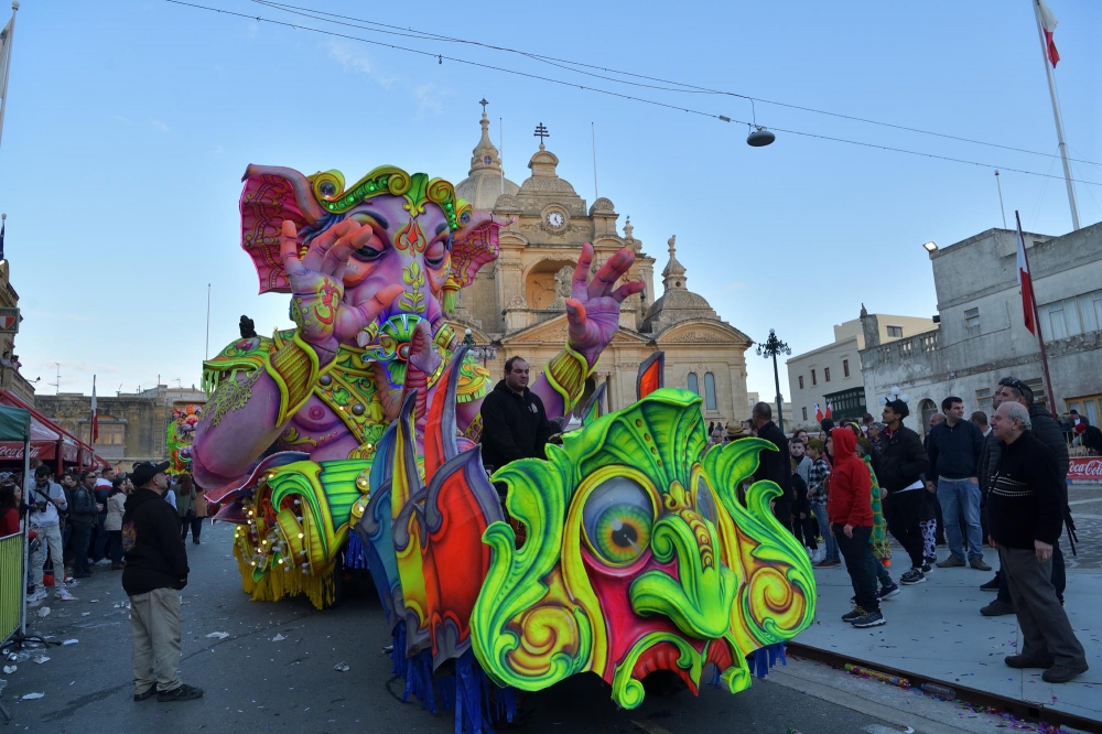 Ritratti: Jgħajtu x-xjuħ u jgħajtu t-tfal in-Nadur jibda jiċċelebra l-Karnival