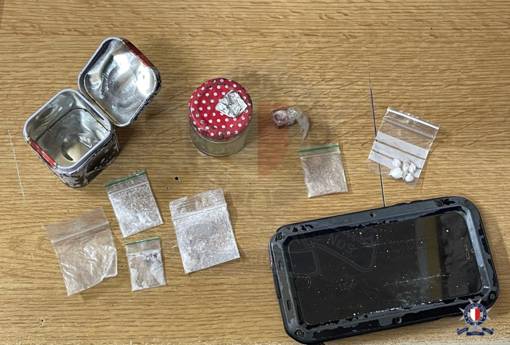Tliet irġiel arrestati f'Paceville matul il-lejl wara li nqabdu bid-droga