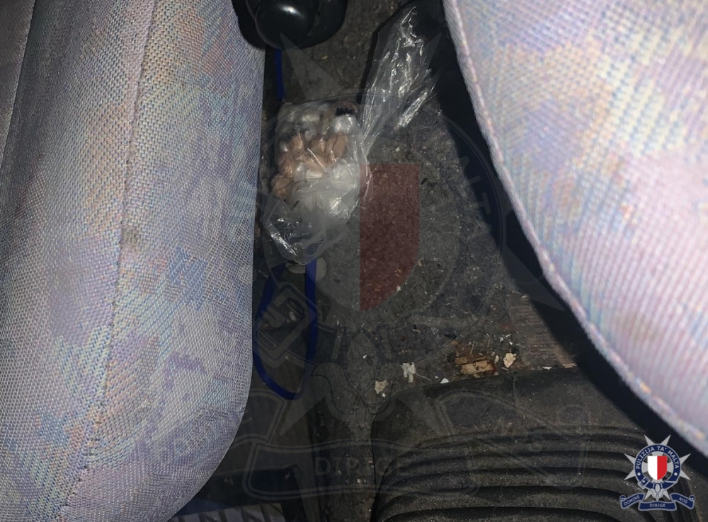 Ħamest irġiel arrestati b'rabta mat-traffikar tad-droga matul il-Ħadd