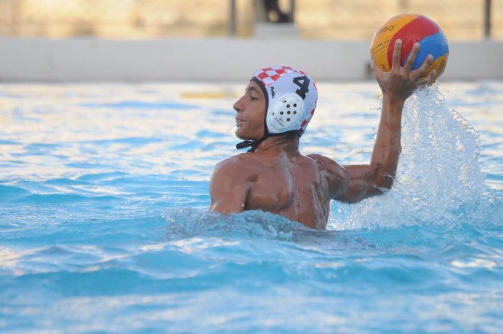 'Il-waterpolo huwa utli biex iżommok b'saħħtek u titgħallem kif tilgħab ġo tim, u mhux waħdek'