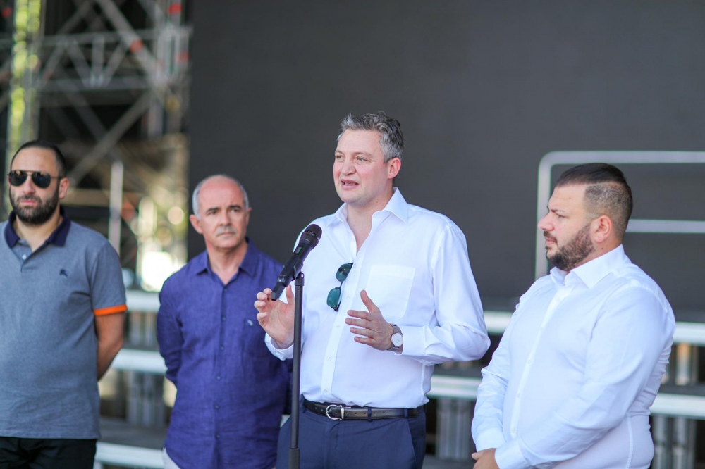 L-aħħar preparamenti qabel żewġ kunċerti kbar fuq il-Fosos tal-Furjana