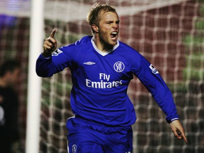 Eidur Gudjohnsen jifraħ wara wieħed mil-ħafna gowls li skorja bil-flokk ta’ Chelsea