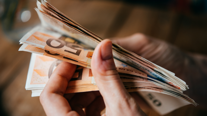 Ħaddiem tal-iskola tal-lingwi jingħata sentenza sospiża wara li ħa €4,320 minn studenti barranin