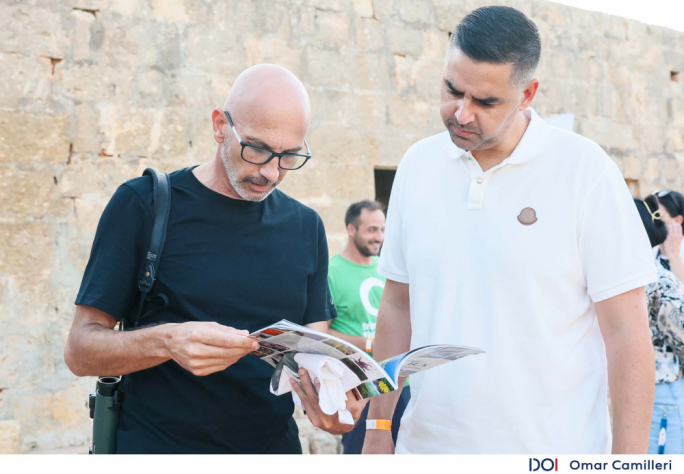 Il-Ministru għat-Turiżmu jiltaqa’ ma’ għaqdiet fuq Kemmuna għal diskussjonijiet dwar il-protezzjoni tal-gżira