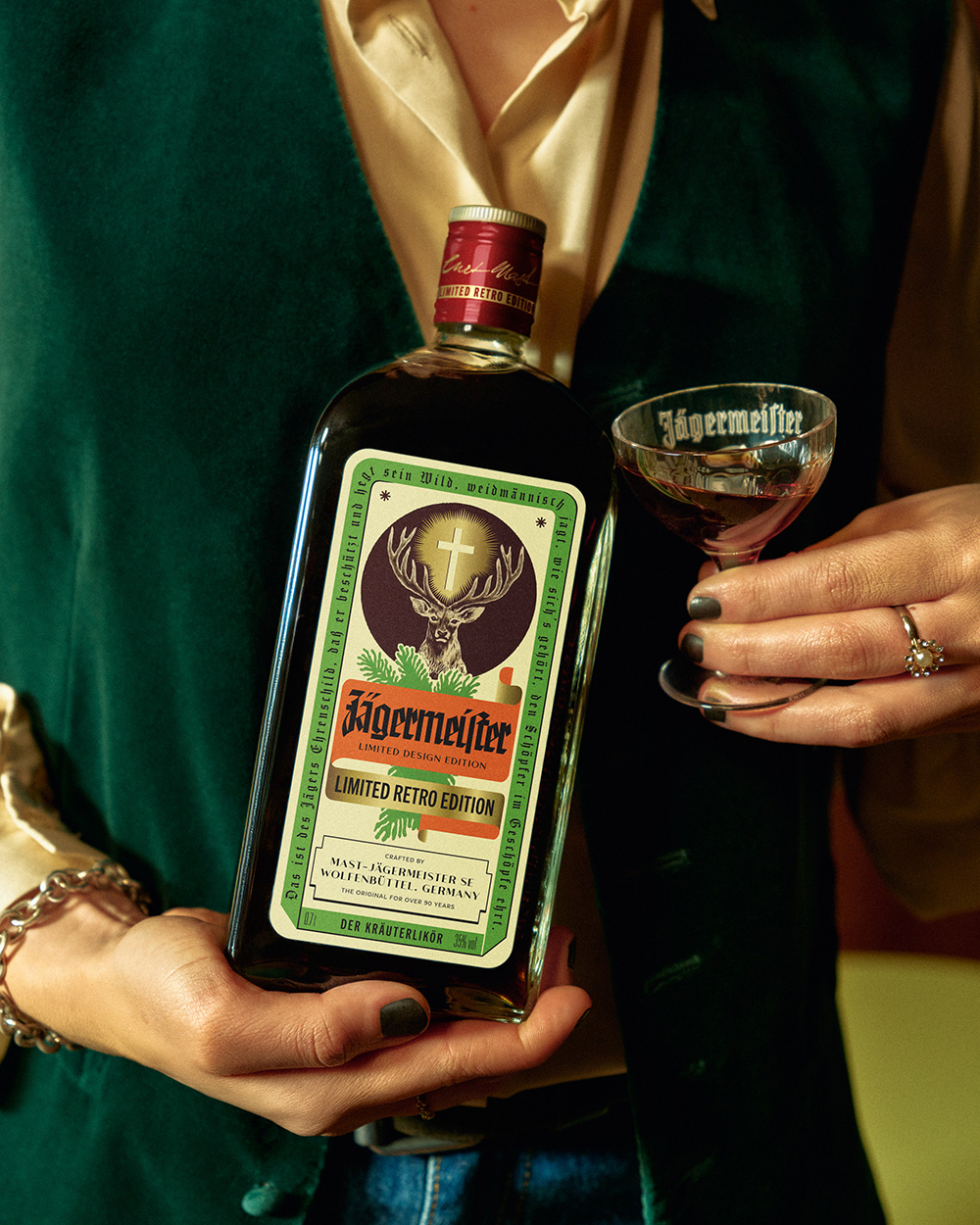 Jägermeister tniedi edizzjoni limitata retro tal-flixkun li tiċċelebra d-90 anniversarju
