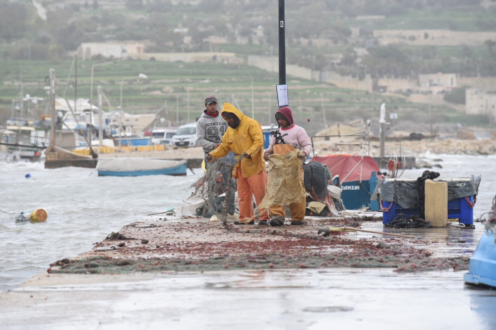 Sajjieda Filippini fuq il-lant tax-xogħol f'Marsaxlokk - Ritratt Chris Mangion