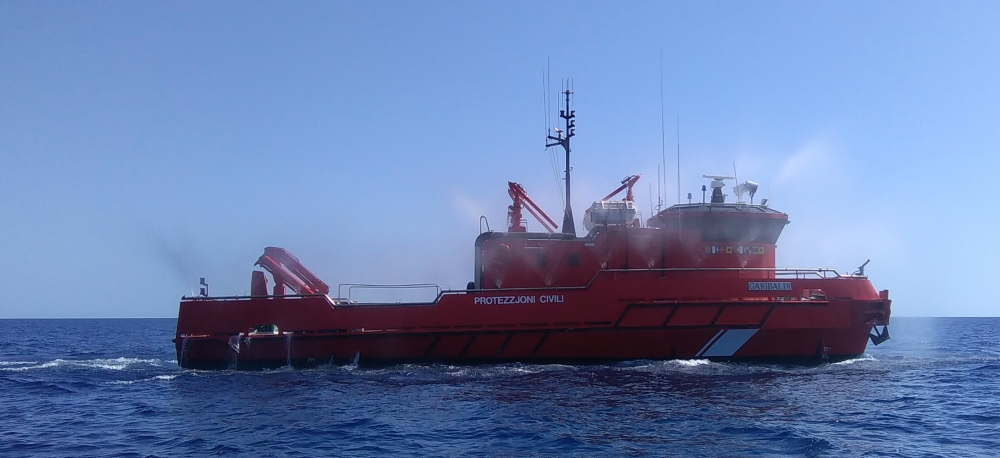 Il-‘Garibaldi’ tintuża għal tifi tan-nar u salvataġġi fuq il-baħar | Ritratt ta' Brian Debattista - CPD Marine/Hazmat Unit