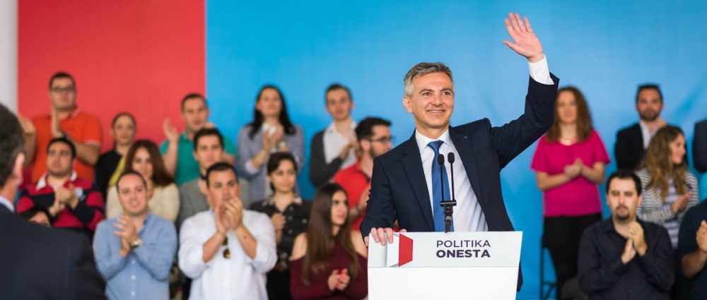 Jekk għandu dan il-ferment kollu meta qiegħed fuq il-bankijiet tal-Oppożizzjoni nixtieq inkun naf kif jippretendi li l-poplu jafdah fit-tmexxija ta’ dan il-pajjiż