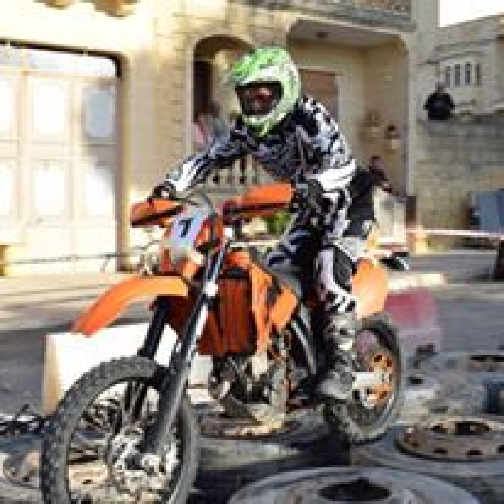 Ir-ritratt juri azzjoni mill-ewwel edizzjoni tal-Xtreme Trials & Endurocross I, fil-Munxar, Ghawdex.