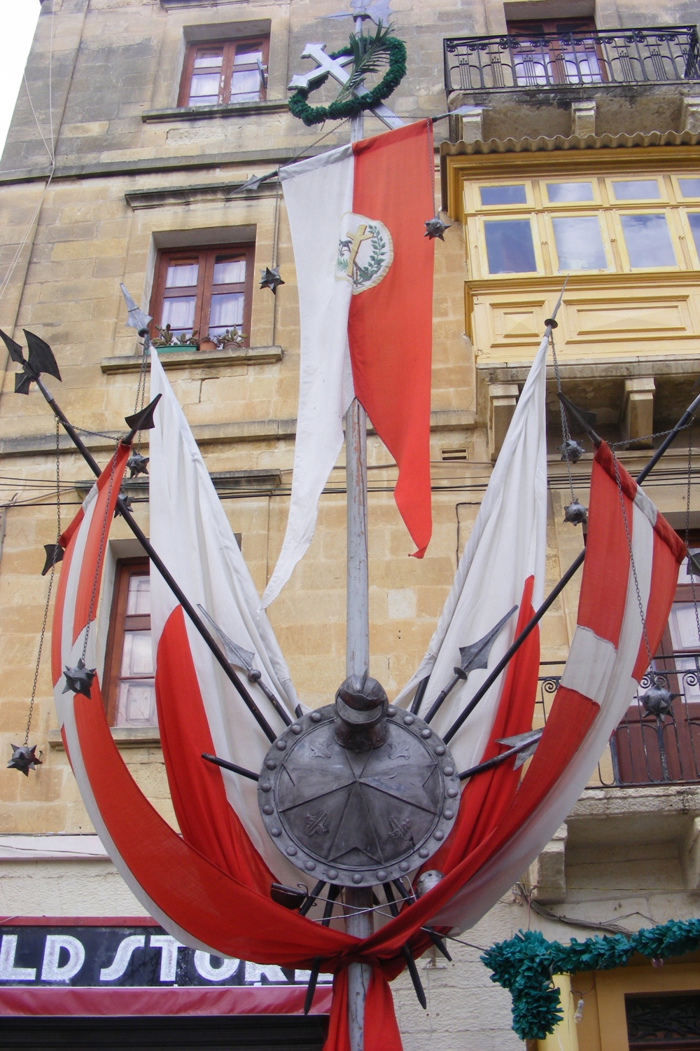 It-trofew nazzjonali kif oriġinarjament kien jintrama.