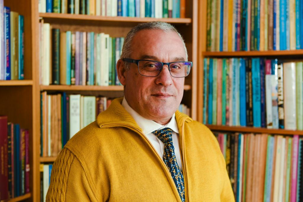 Ray Sciberras. Ritratt meħud minn James Bianci