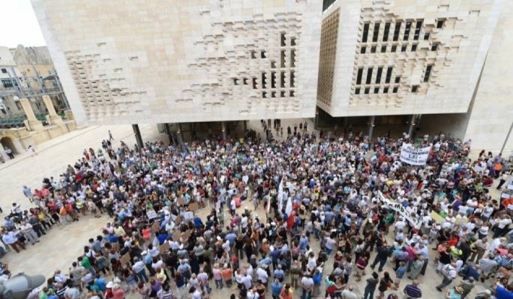 Il-protesta li saret quddiem il-Parlament is-sena li għaddiet