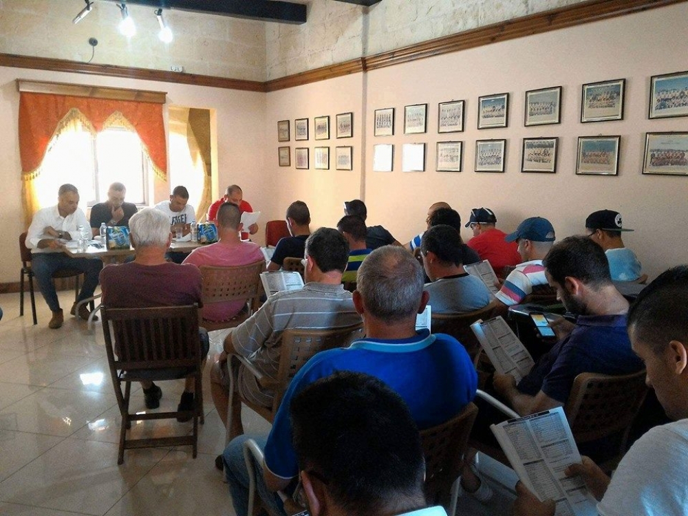 ritratt meħud minn Football in Gozo