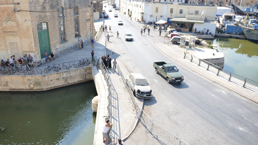 Waħda mix-xeni tal-film 13 Hours li nħadmet f'Albert Town, il-Marsa