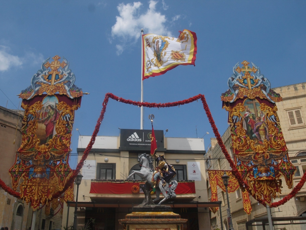 San Kostantinu tal-Banda Duke of Connaught’s armat fi Triq il-Wied 