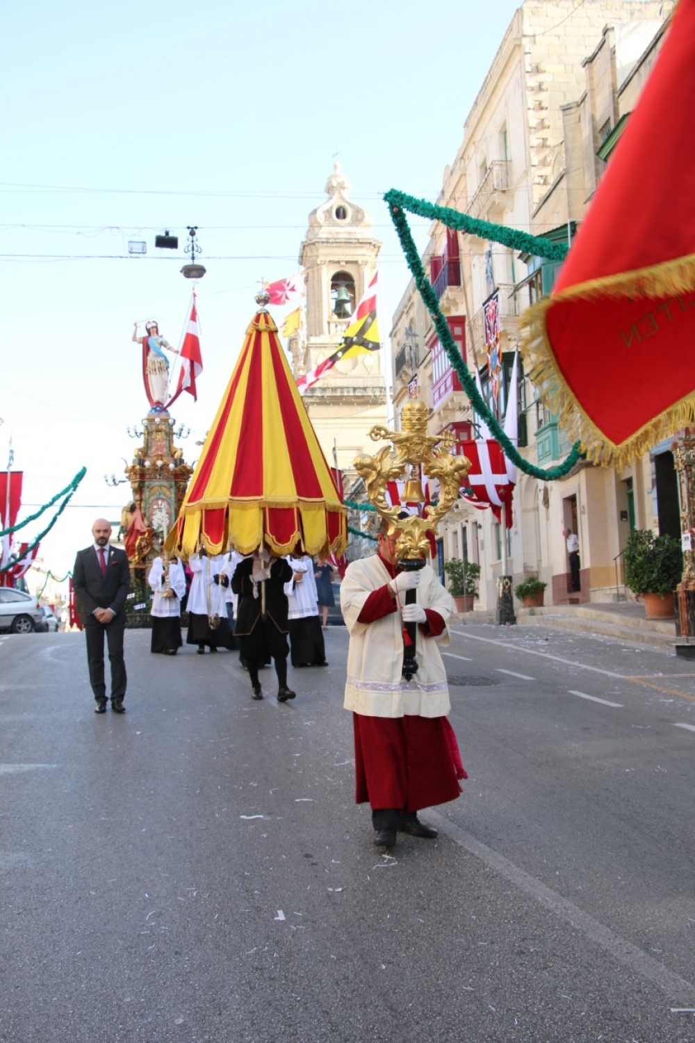L-Insinji tal-Bażilika u l-istatwa ta’ Malta rebbieħa fl-isfond (Mark Micallef Perconte)