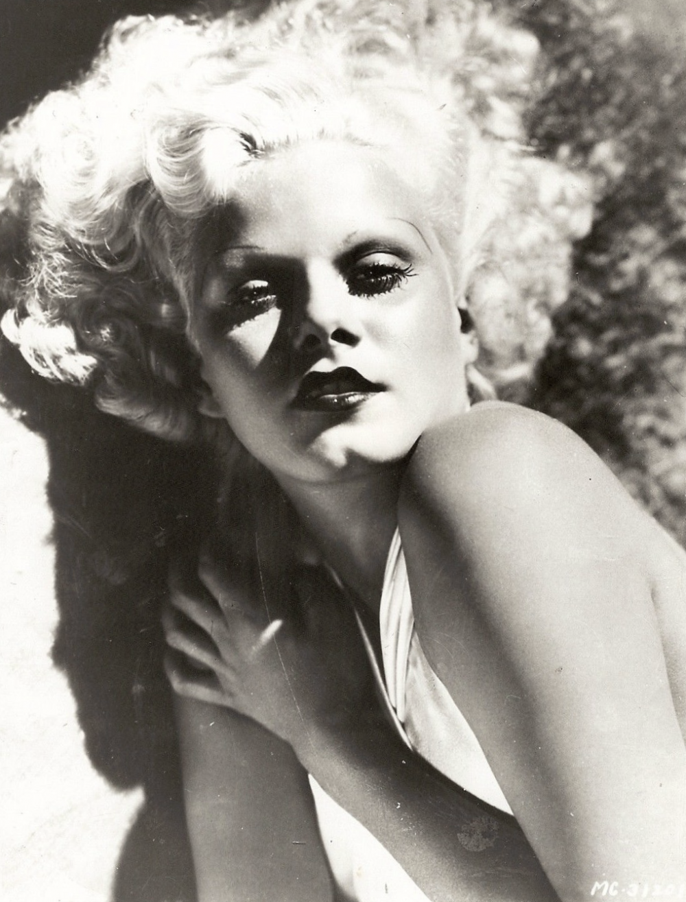 Jean Harlow, mietet ta’ 26 sena fis-7 ta’ Ġunju 1937 