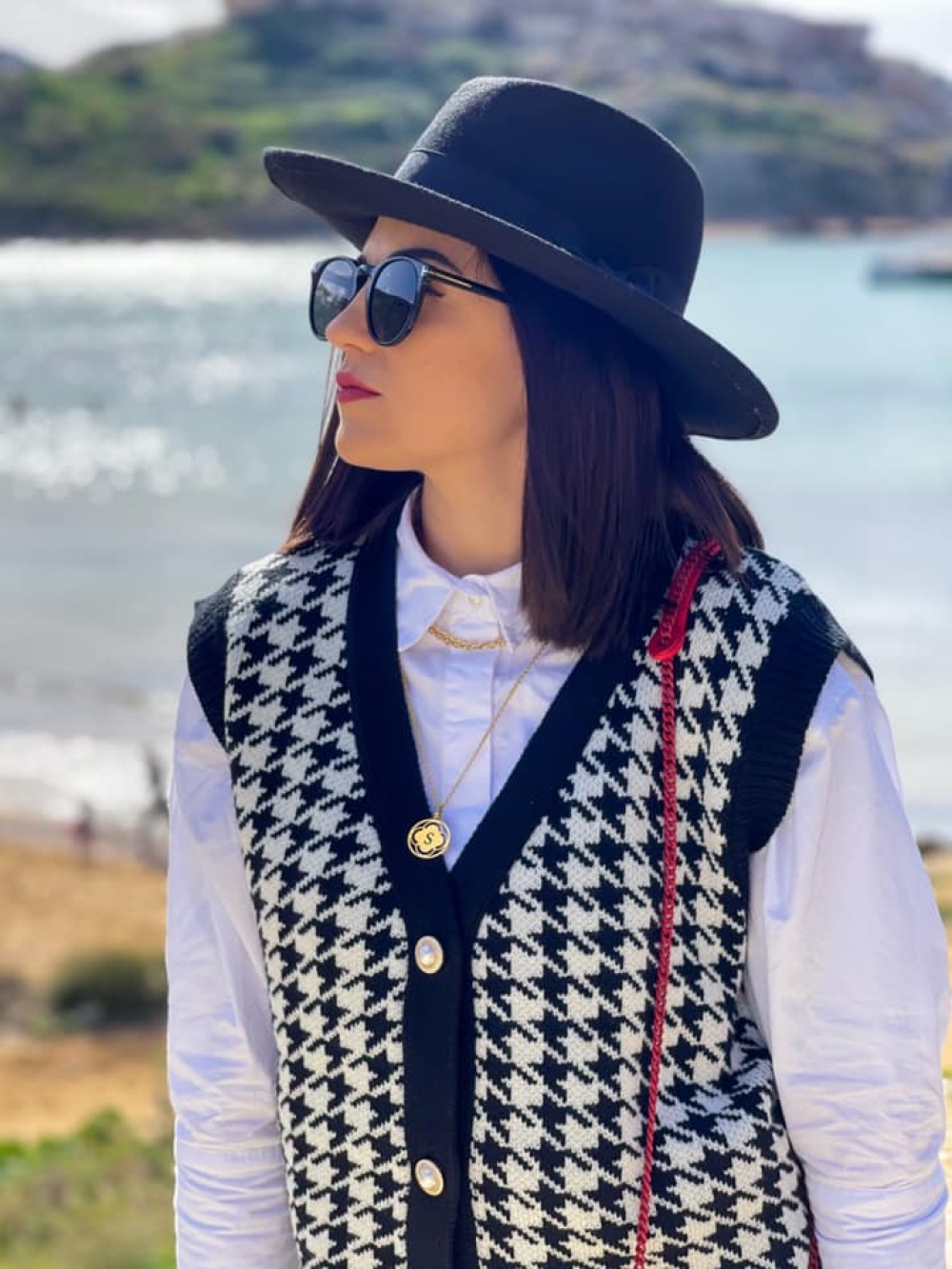 Stephanie Aguis - Attriċi u preżentatriċi