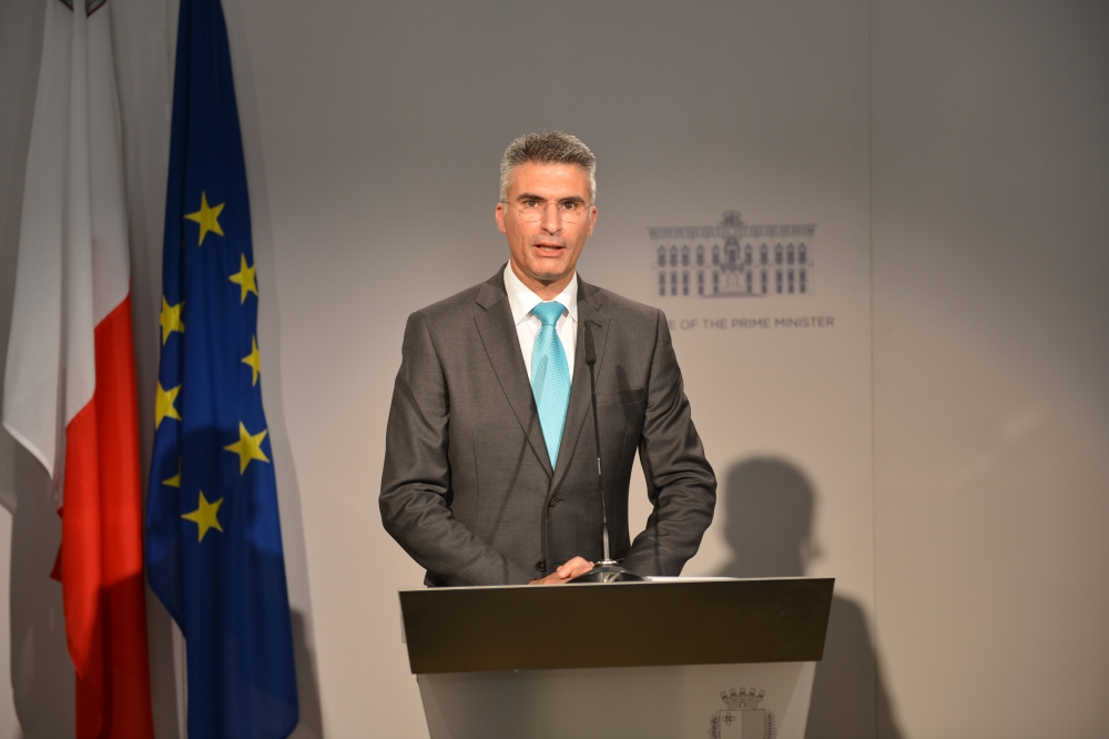 “Lanqas il-ħatra ta’ Ministru ġdid (Ritratt: Carmelo Abela) wara Manuel Mallia ma kellha effett  pożittiv fuq il-Korp tal-Pulizija”
