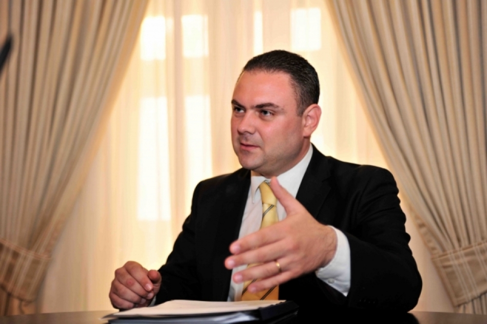 Għexieren ta’ rapporti kull sena – Owen Bonnici