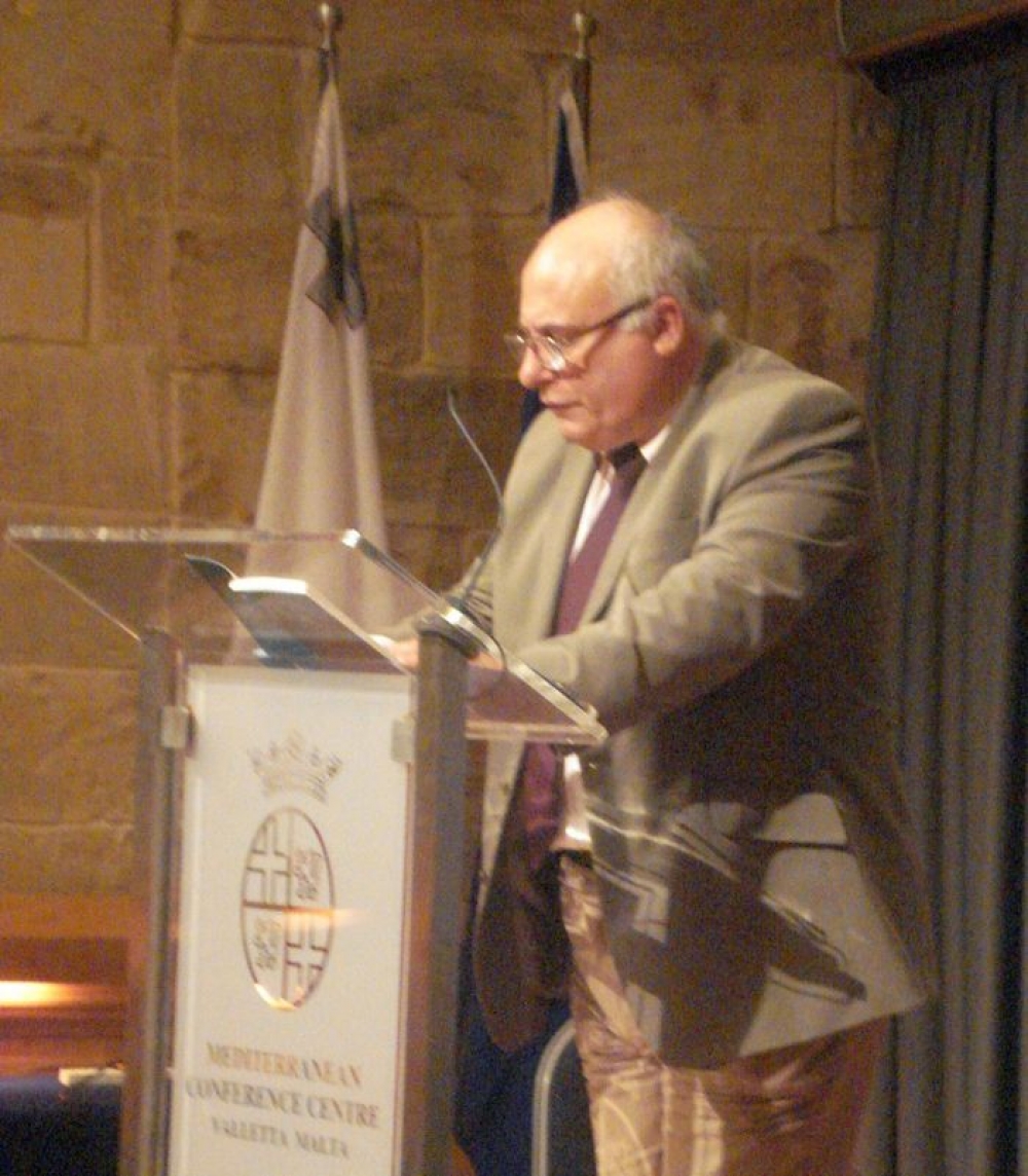 Il-Professur Toni Aquilina
