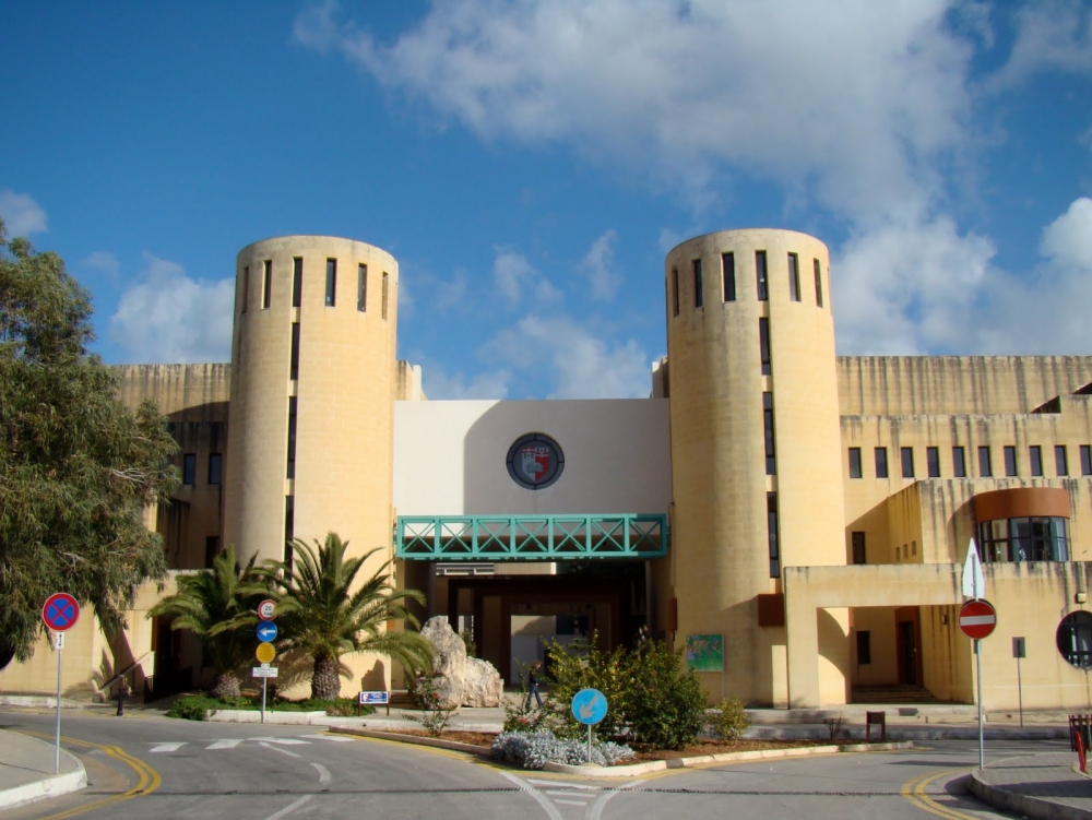 Il-ħidma fl-università sawret dan in-nazzjon u tatna l-identità u l-personalità tagħna
