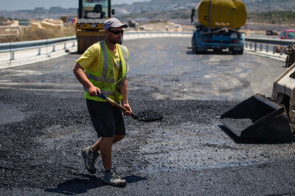 Ix-xogħol fuq toroq residenzjali u arterjali minstenni jkompli jirranka matul il-bqija tas-sena