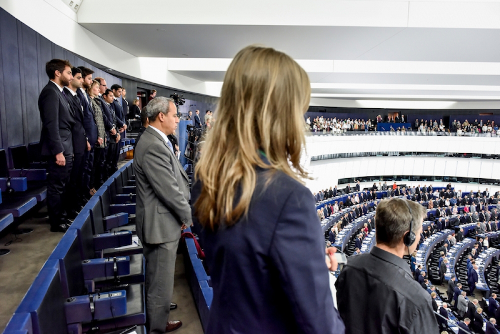 Minuta silenzju waqt il-plenarja fi Strasburgu
