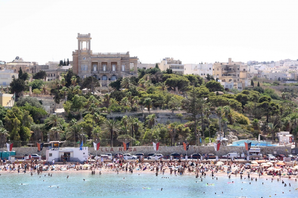 Jekk il-Parlament qed jaqbel magħna ... kif jiġu dawn il-konsulenti tal-Awtorità tal-Ippjanar jgħidulna li din ser jibqgħu jgawdu minnha l-ftit?