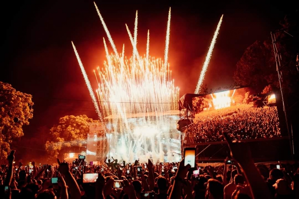 Il-festival Exit li fih daqq id-DJ J JOY quddiem udjenza ta’ 70,000 ruħ. Kulħadd daħal bil-vaċċin jew test u ma rriżultaw l-ebda każi jew clusters 