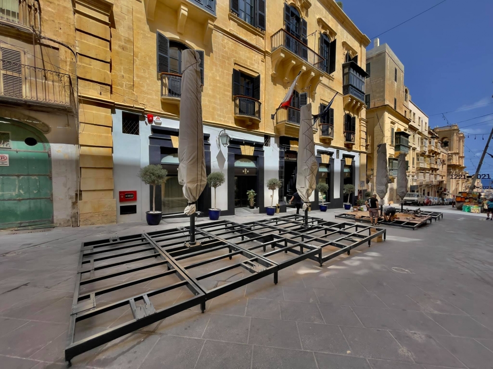 Il-pjattaforma kontroversjali li tpoġġiet fi Triq Merkanti (Ritratt ta' Daniel Cilia)