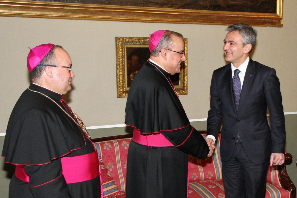 In-Nazzjonalisti Konservattivi, b’ħarsithom lejn il-Kurja?