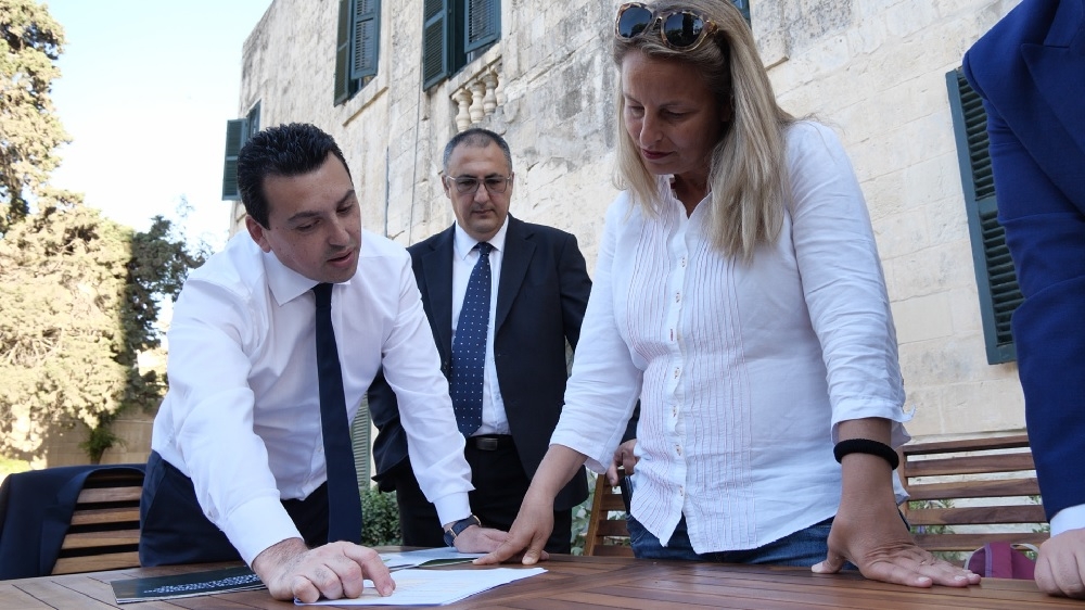 Il-Ministru Aaron Farrugia waqt il-konferenza
