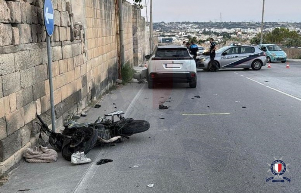Ħabta bejn Karozza u Mutur f’Ħaż-Żebbuġ