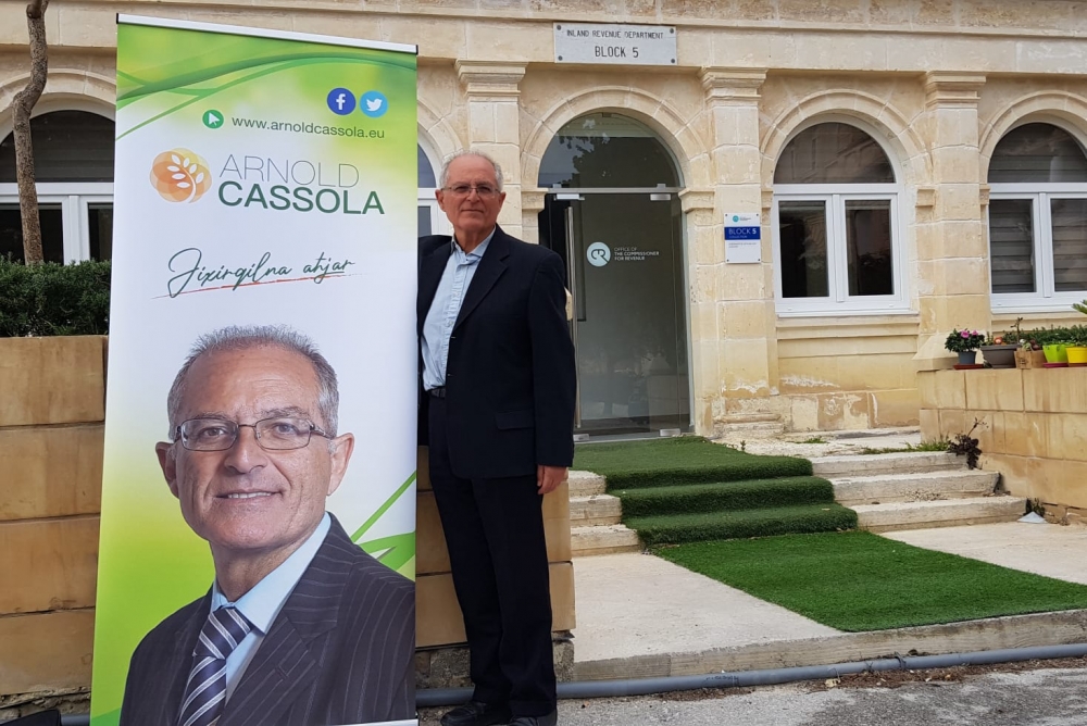 Arnold Cassola, kandidat indipendenti