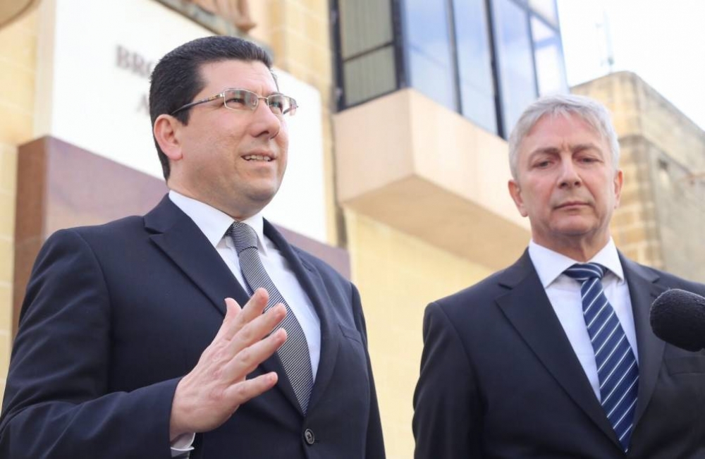 Clyde Puli (xellug) u ħdejh Ivan Bartolo