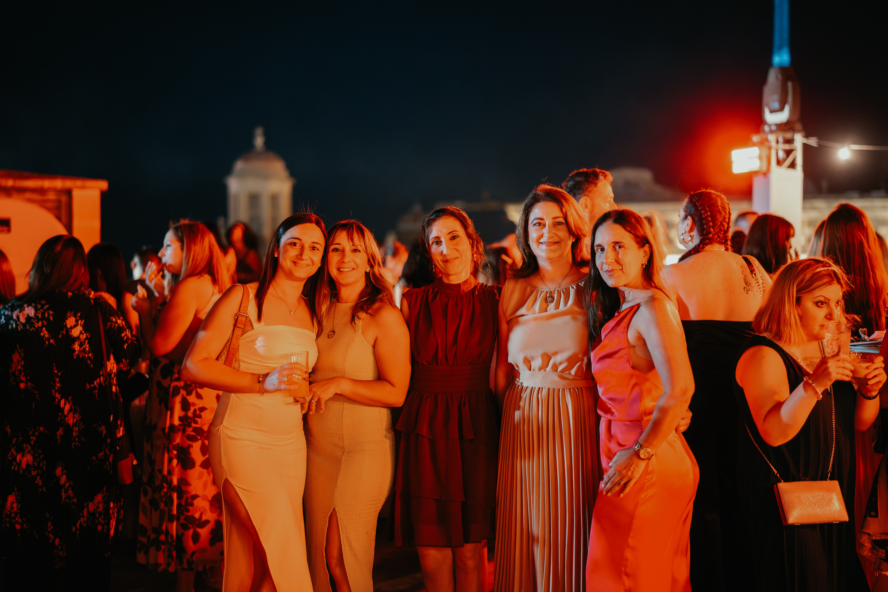 Grupp ta’ impjegati ta’ HSBC Malta waqt il-party tas-sajf