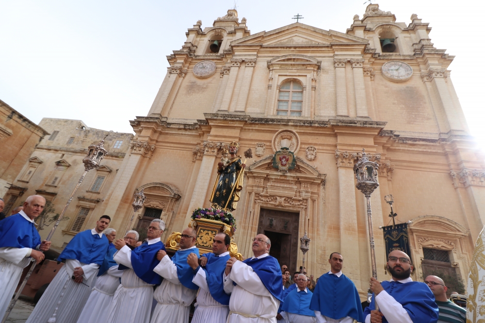 L-inawgurazzjoni tal-istatwa inkurunata San Ġużepp 'ix-Xiħ' wara xogħol ta' konservazzjoni u restawr