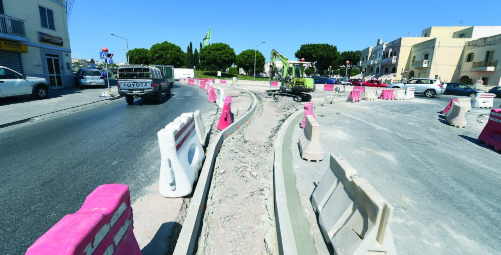 Ix-xogħol li għaddej bħalissa fit-Triq l-Imdina li twasslek minn Ħal Qormi għall-Marsa
