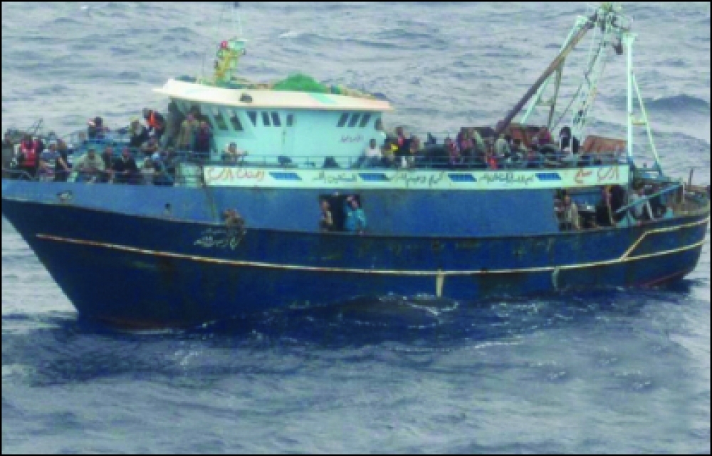 Wara qbil bejn l-awtoritajiet Maltin u Taljani, il-vapur salpa lejn l-Italja bl-immigranti fuqu