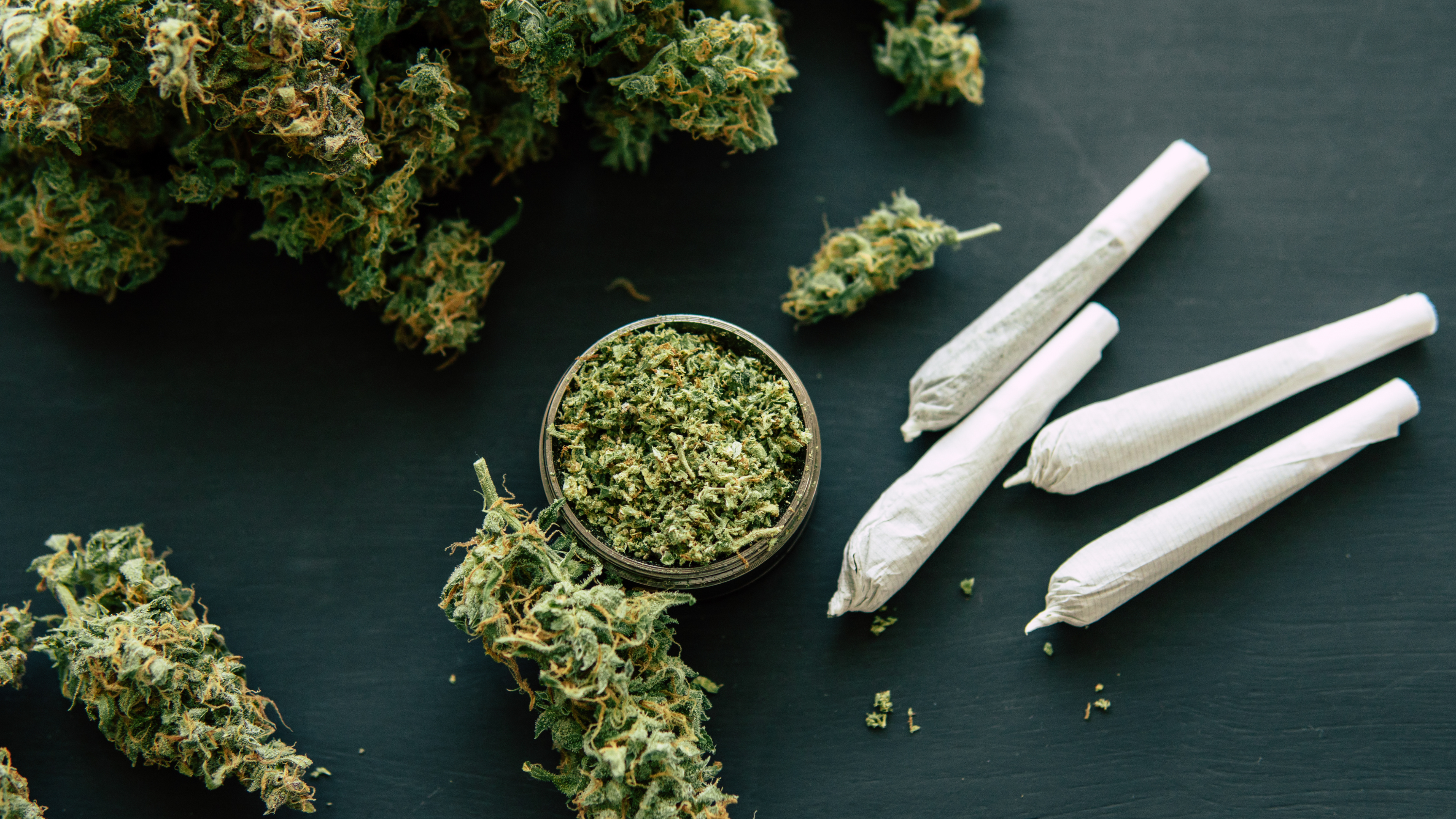 L-MHRA tappella għal reviżjoni tal-liġi dwar il-kannabis u aktar infurzar kontra l-imġiba anti-soċjali